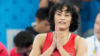 दिल्ली हाई कोर्ट ने विनेश फोगाट को वर्ष 2026 एशियाई खेलों के चयन ट्रायल में हिस्सा लेने की अनुमति दे दी है।