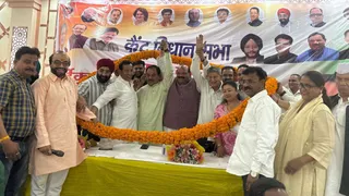 कैंट विधानसभा क्षेत्र में रविवार को आयोजित कार्यक्रम में पूर्व मुख्यमंत्री हरीश रावत का स्वागत किया गया। जागरण