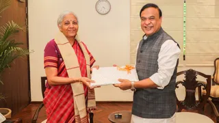 असम के मुख्यमंत्री ने वित्त मंत्री से की मुलाकात