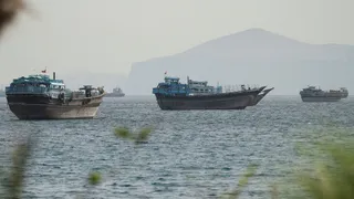 समुद्र में काम करने का जोखिम क्यों उठा रहे हैं भारतीय नाविक(फोटो: रॉयटर्स)
