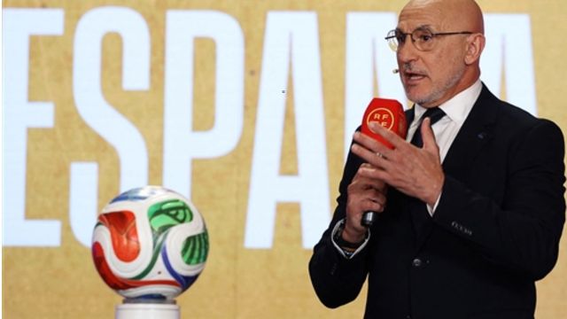 FIFA World Cup 2026: वर्ल्ड कप में इस्तेमाल की जाएगी चार्ज होने वाली फुटबॉल, रेफरियों की करेगी मदद