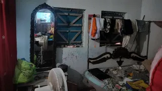 चोरी के बाद बिखरे सामान। फोटो: जागरण