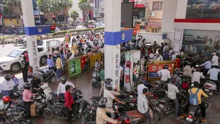 फिर महंगा हुआ पेट्रोल डीजल
