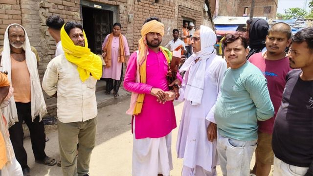 बिहार में 23 साल बाद योगी बनकर लौटा बेटा, बेटे को देख छलक पड़े पिता के आंसू; बोले- भिक्षा देकर ही करेंगे विदा
