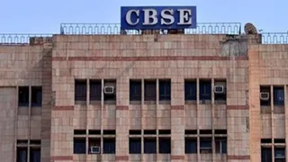मूल्यांकन में गड़बड़ी पर संसदीय समिति ने सीबीएसई प्रमुख को किया तलब, नीट-यूजी लीक पर भी होगी चर्चा