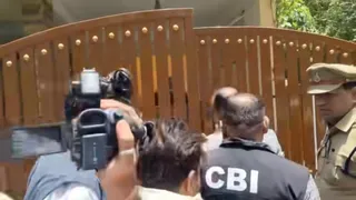 पूर्व जज गिरिबाला के घर पहुंची सीबीआई टीम।