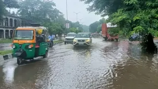 दिल्ली में मानसून की दस्तक से पहले जलभराव रोकने के सरकारी दावे कमजोर साबित हो रहे।