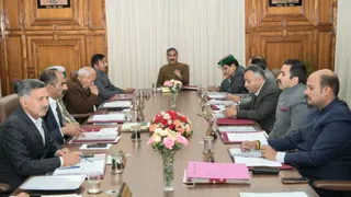 आचार संहिता में कैबिनेट बैठक करने पर बवाल हो गया है। जागरण आर्काइव