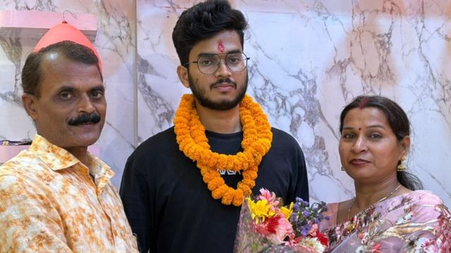 बिहार के ग्रामीण इलाके की प्रतिभा : शिक्षक के बेटे ने किया बड़ा कमाल, AIIMS PG में AIR-59 लाकर चमके डा. स्वर्णिनल
