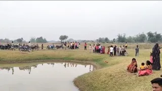 कुंबा गांव स्थित अकेलवा तालाब