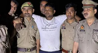 पुलिस की गिरफ्त में आरोपी। जागरण