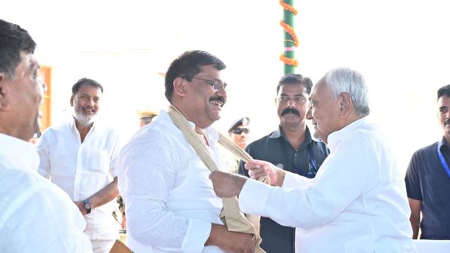 'इधर-उधर मत करिए, आप बहुत आगे जाएंगे', नीतीश कुमार ने जमकर की उमेश कुशवाहा की तारीफ
