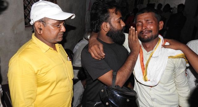 गोरखपुर राप्ती में तीन बच्चों की डूबने से मौत मामला: घाट से घर तक गूजती रहीं चीखें, गली में पसरा मातम
