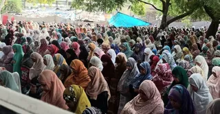 नमाज अदा करती मुस्लिम महिलाएं। जागरण