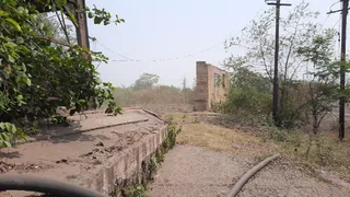 सेंद्रा बांसजोड़ा कोलियरी की छह नंबर बंद खदान से निकल रही गैस।(फोटोः जागरण)