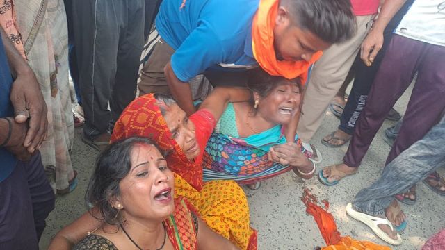 गोपालगंज में शौच विवाद में महिला की बेरहमी से हत्या, सड़क जाम कर ग्रामीणों ने किया प्रदर्शन
