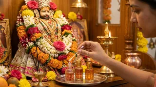 खाटू श्याम जी को इत्र की अर्जी लगाने की विधि (Picture Credit- AI Generated)