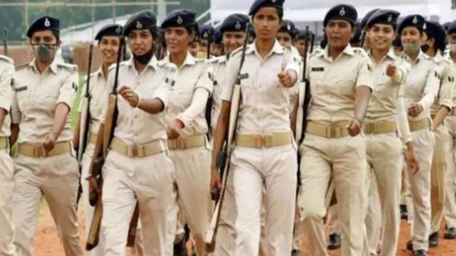 बिहार पुलिस भर्ती में शीतलपुर की मजदूर की बेटियों का कमाल, एक ही पंचायत से 6 अभ्यर्थियों ने पाई सफलता
