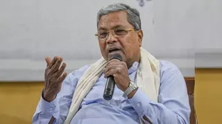 दिल्ली से लौटे सिद्दरमैया ने मांगा राज्यपाल से मिलने का समय (फोटो- पीटीआई)