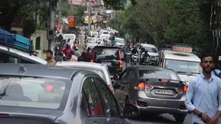 उत्तर भारत में आसमान से बरस रही आग से राहत पाने पर्वतीय क्षेत्रों में उमड़ रहे सैलानी (फोटो- एएनआई)