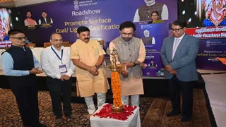 कोयला गैसीफिकेशन को बढ़ावा देने के दिल्ली में आयोजित रोड शो का उद्घाटन करते कोयला मंत्री जी किशन रेड्डी और अन्य। (फोटो सौजन्य)