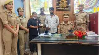 पुलिस ने आरोपित युवती सहित दो लोगों को गिरफ्तार किया है।