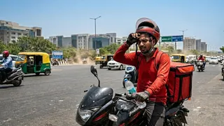 न अतिरिक्त पैसे, न समय में राहत; 45 डिग्री गर्मी में काम करने वाले डिलीवरी पार्टनर हो रहे डिहाइड्रेशन का शिकार