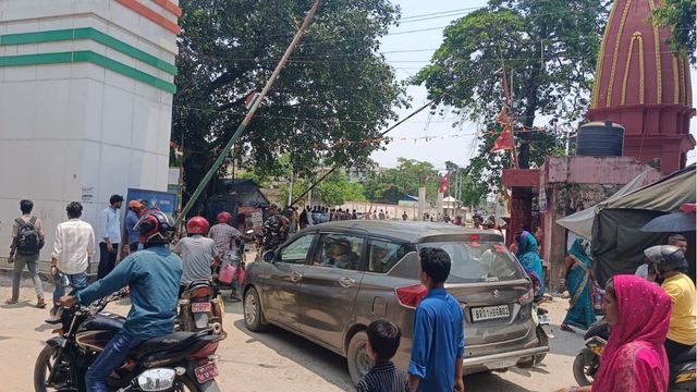 नेपाल बॉर्डर पर अचानक रोकी गईं भारतीय गाड़ियां, बजट के कारण भंसार ठप
