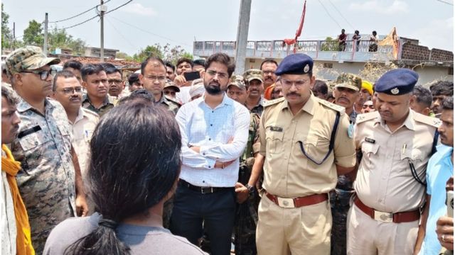 पलामू में तेज रफ्तार कार घर में घुसी, आंगन में सो रहे ग्रामीण की मौत; डॉक्टर घायल
