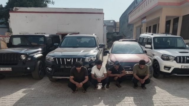 गंगा एक्सप्रेसवे पर स्टंट करने वाले चार आरोपी गिरफ्तार, बदमाशों ने आधे घंटे तक मचाया था हुड़दंग
