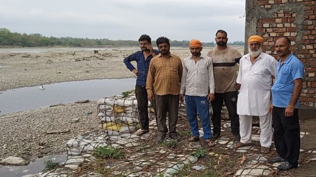 पठानकोट में एनओसी के इंतजार में अटका धुस्सी बांध का काम, रावी किनारे बसे 35 गांवों पर मंडरा रहा बाढ़ का खतरा

