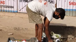 सार्वजनिक स्थानों पर कचरा फेंकने पर लगेगा जुर्माना। (जागरण)