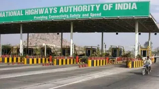 टोल बचाने के लिए नंबर प्लेट से छेड़छाड़ (फाइल फोटो)