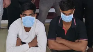एसटीएफ उत्तराखंड टीम की ओर से बिहार से गिरफ्तार किए गए साइबर ठग।