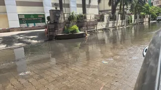 नाली पड़ीं जाम, नालों की सफाई का चल रहा काम
