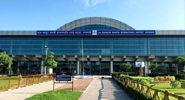 इबोला वायरस को देखते हुए वाराणसी के लाल बहादुर शास्त्री अंतरराष्ट्रीय हवाई अड्डे पर हाई अलर्ट, यात्रियों की थर्मल स्क्रीनिंग 
