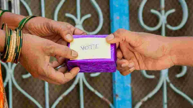 विचार: विकास को बाधित करती रेवड़ी राजनीति