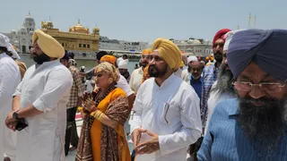 श्री हरिमंदिर साहिब पहुंची संसदीय कमेटी।