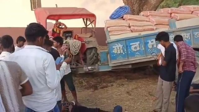 बिहार में ट्रैक्टर ने बाइक सवार 3 दोस्तों को मारी टक्कर, 2 की मौत
