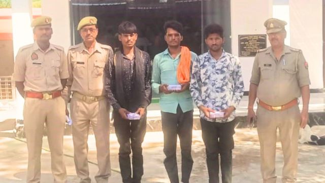 ललितपुर में ‘ठग ऑफ सौजना’ का पर्दाफाश, असली चांदी बताकर बेचते थे नकली आभूषण, तीन गिरफ्तार
