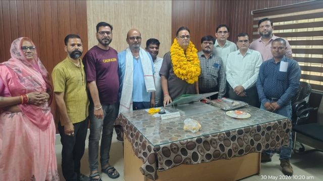 महरौनी के खंड शिक्षा अधिकारी राजकुमार पुरोहित बने बीएसए, पदोन्नति पर मिला सम्मान
