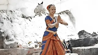 सानिका शाह ने चढ़ाई से पहले बेस कैंप पर किया भरतनाट्यम