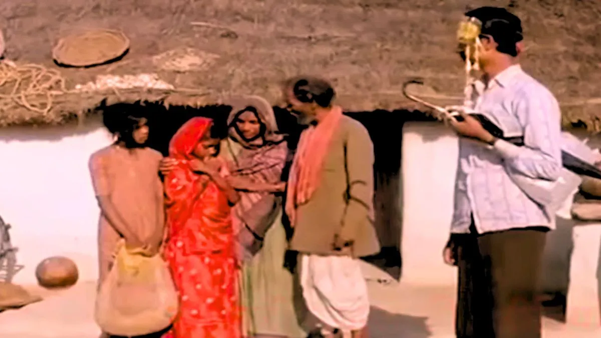 23 लोगों ने सामूहिक बलात्कार किया, बदले की आग ने हिला दिया पूरा गाँव; 32 साल पहले रिलीज हुई फिल्म ने उजागर किया फूलन देवी के संघर्ष की कहानी