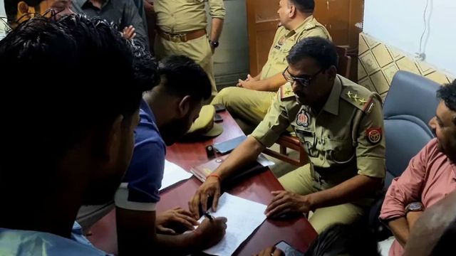 भारत पर दो-चार नहीं… 500 मिसाइलें दागे ईरान, यूपी के मुबारक खान ने पीएम मोदी को लेकर किया पोस्ट, मची खलबली
