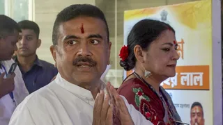 बंगाल में मंत्रिमंडल विस्तार से शुभेंदु अधिकारी ने दिया गहरा संदेश। (फोटो-पीटीआई)