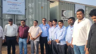 रक्सौल रेलवे मालगोदाम से पहली बार चावल की कंटेनर रैक रवाना, व्यापार को मिलेगी नई गति