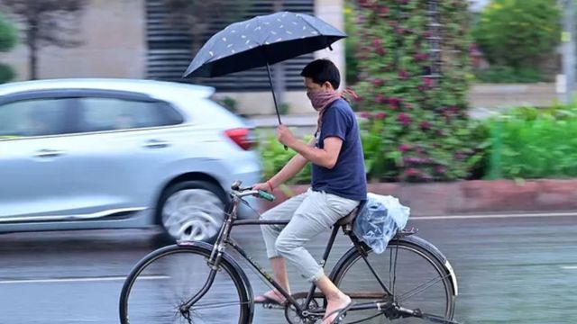 https://www.jagranimages.com/images/2026/06/02/article/image/Delhi-Rain-(1)-1780376112859.jpg