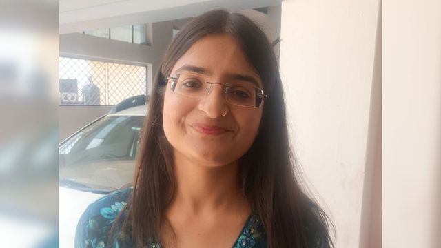 Uttarakhand PCS Topper: ऋषिकेश में घर-घर टिफिन पहुंचाने वाली बेटी बनी SDM, संघर्षों को हराकर रचा इतिहास