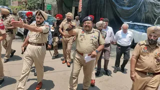 स्पेशल डीजीपी परवीन कुमार सिन्हा और पुलिस कमिश्नर गुरप्रीत सिंह भुल्लर सुरक्षा व्यवस्था का जायजा लेते हुए।