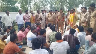 धार्मिक स्थल में तोड़फोड़ और चोरी से तनाव।